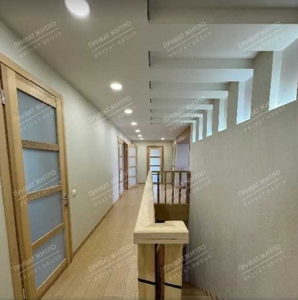 Пропонуємо 2 поверховий будинок  в районі ГРЛ | Приват житло