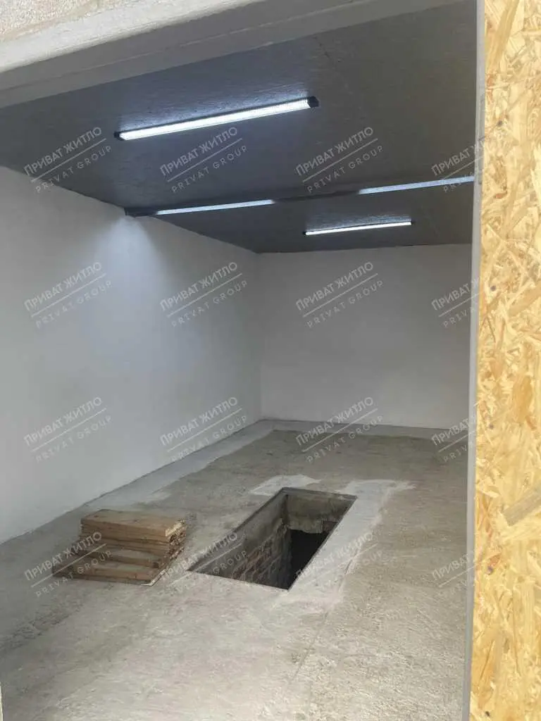 Добротний гараж в р-н Макдональдса! | Приват житло