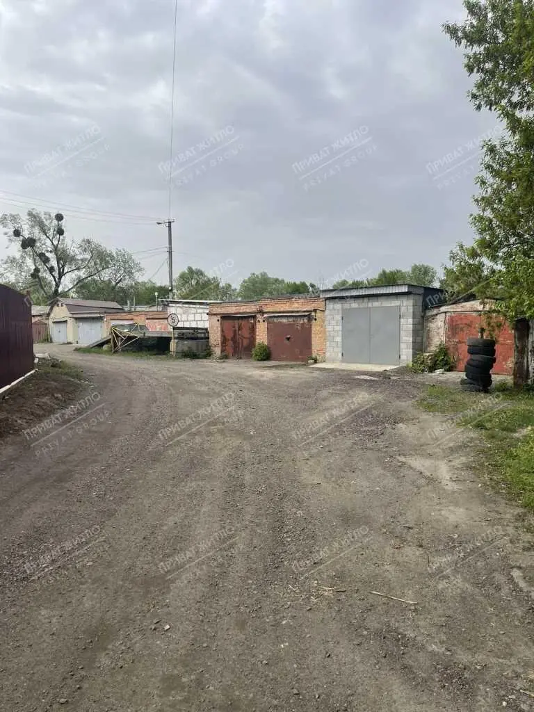 Добротний гараж в р-н Макдональдса! | Приват житло