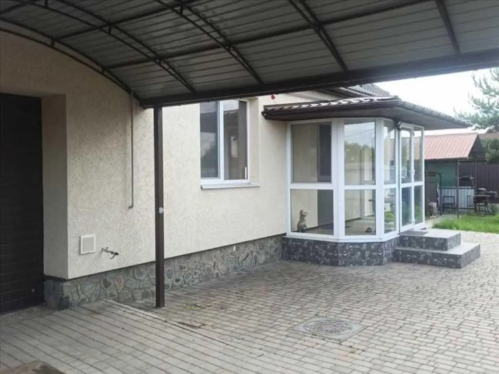 Просторий будинок в тихому місці | Приват житло