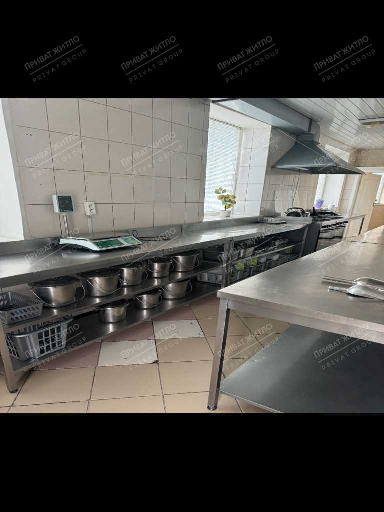 Продається нежитлове приміщення з готовим бізнесом на Леваді. | Приват житло