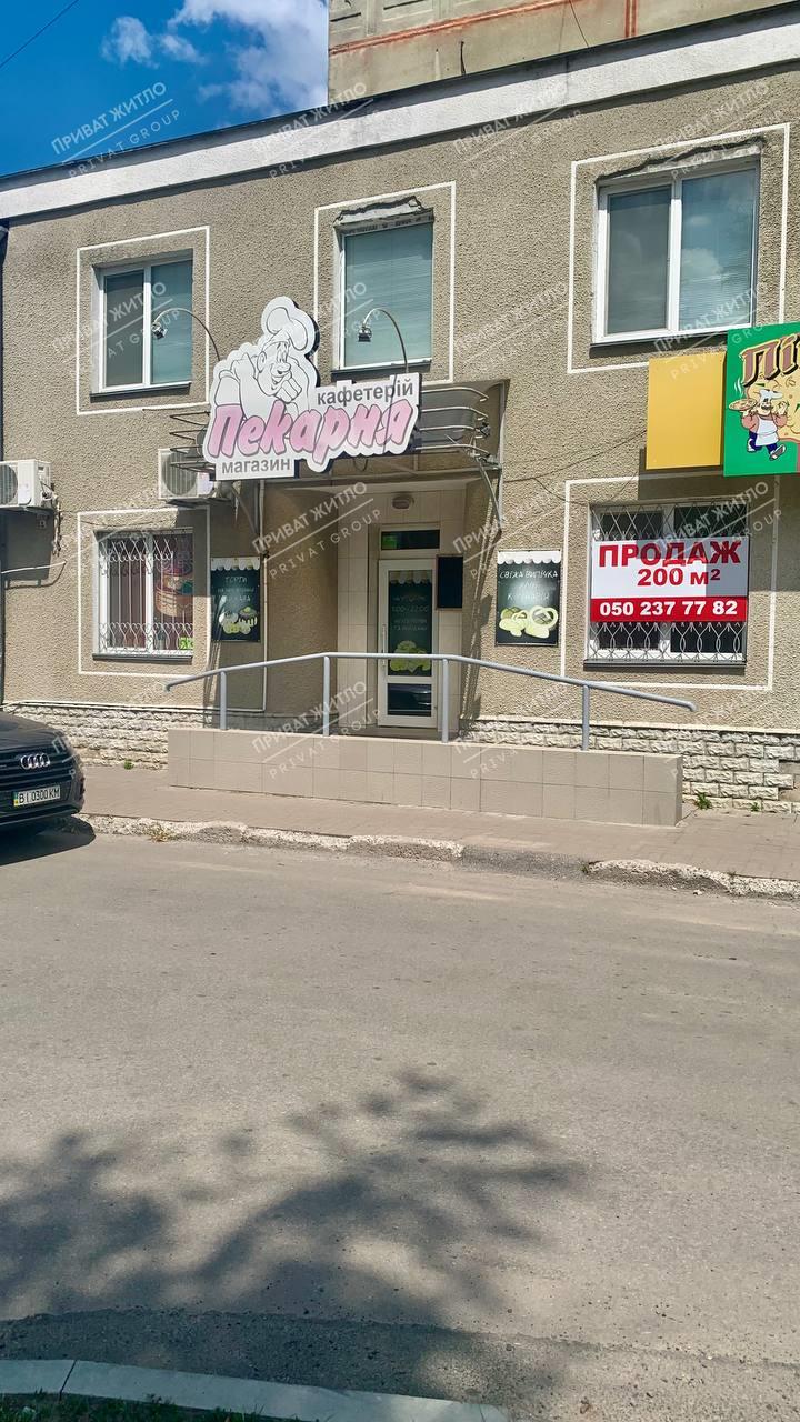 Продається нежитлове приміщення з готовим бізнесом на Леваді. | Приват житло