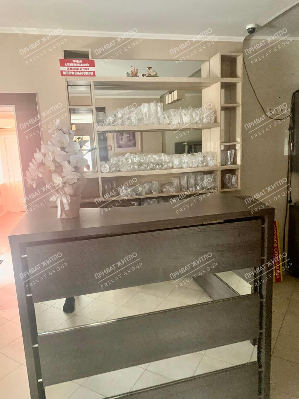 Продається нежитлове приміщення з готовим бізнесом на Леваді. | Приват житло