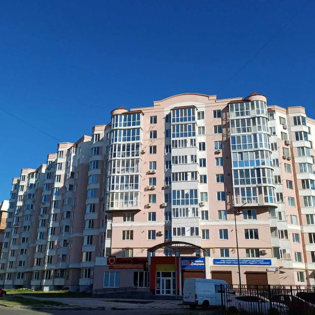Продаж трихкімнатної квартири на Леваді.
 | Приват житло