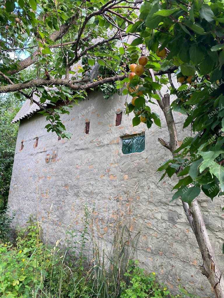 Дачна ділянка з будинком гаражного типу.

 | Приват житло