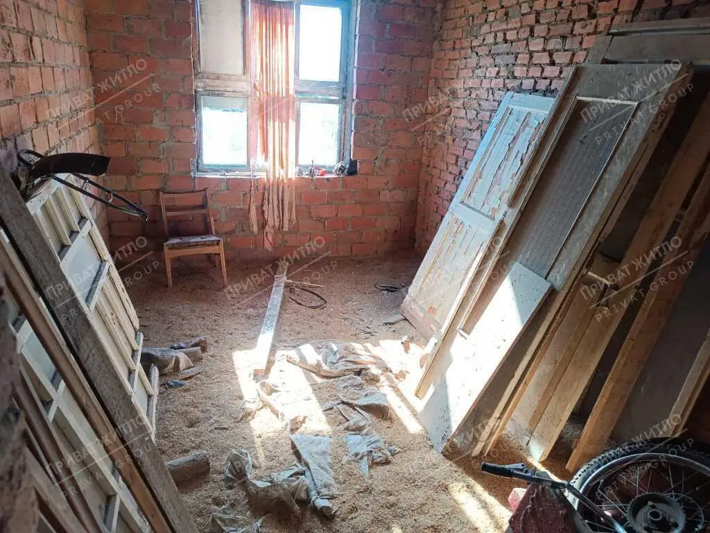 Продаж будинку у  Вацях  | Приват житло