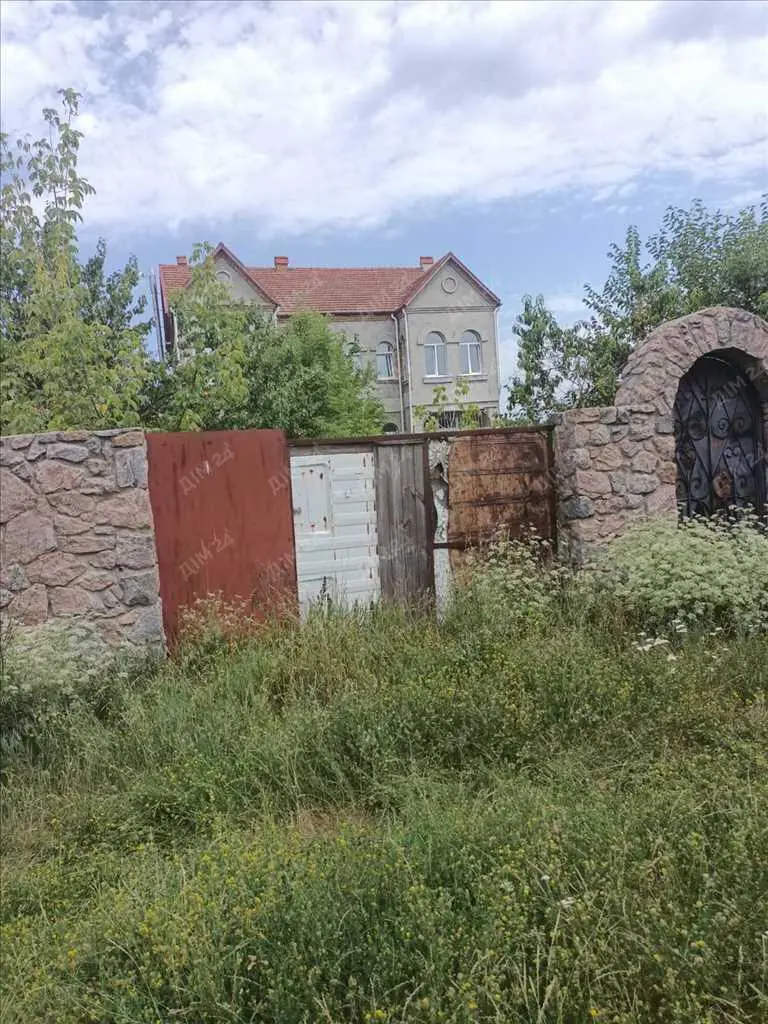 Ділянка неподалік лісу та річки. | Приват житло