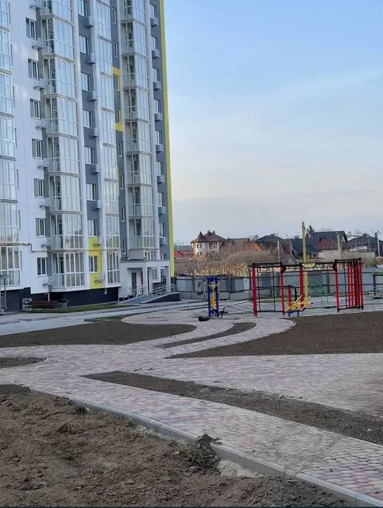 Простора квартира в новобудові! | Приват житло