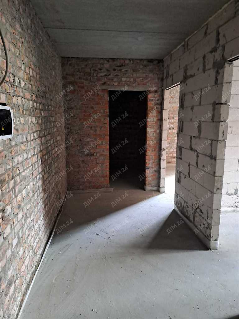 Простора квартира в новобудові! | Приват житло