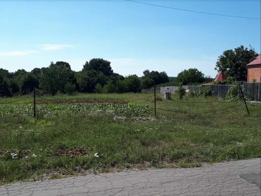 Продаж великої земельної ділянки в Жуках | Приват житло