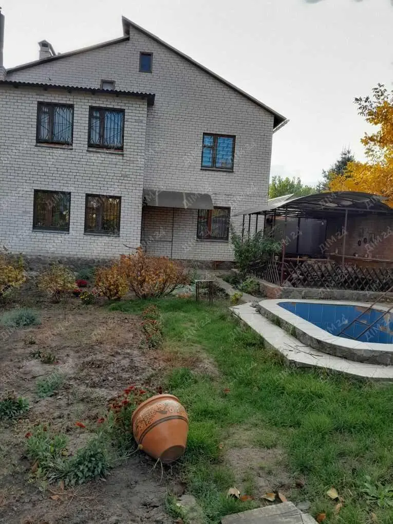 Просторий будинок в центральній частині міста. | Приват житло