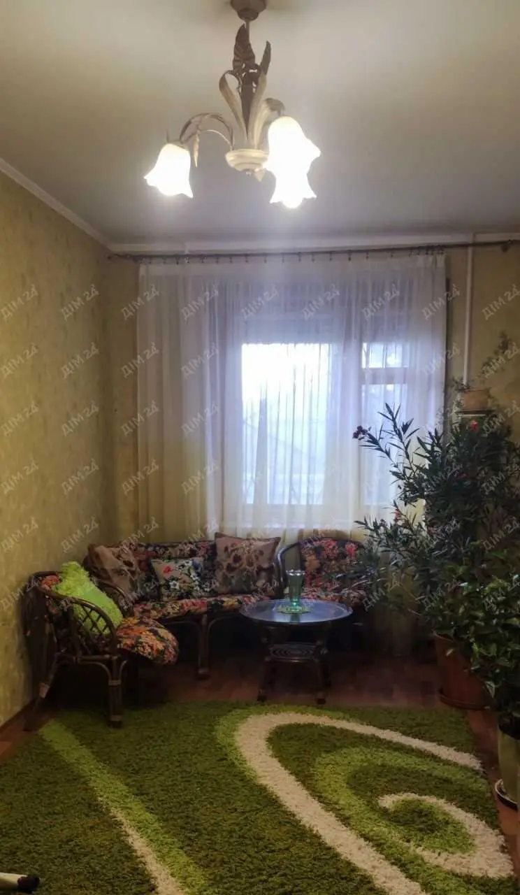Просторий будинок в центральній частині міста. | Приват житло