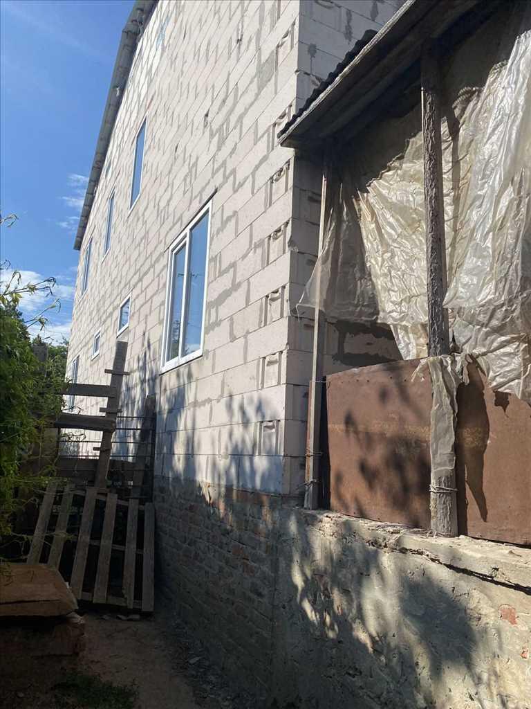 Новий будинок в центральній частині міста. | Приват житло