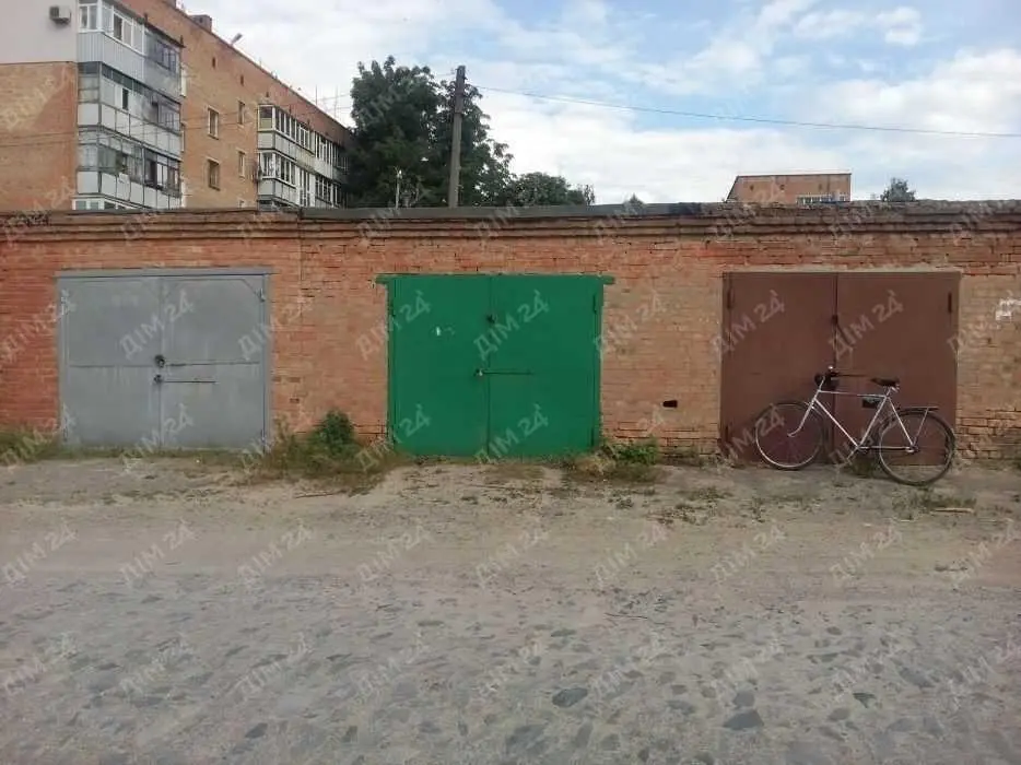 Цегляний гараж зі зручним заїздом у Розсошенцях. | Приват житло