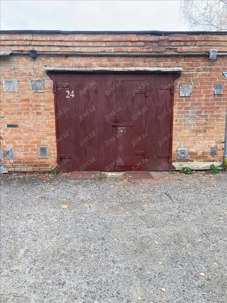 Цегляний гараж на Подолі. | Приват житло