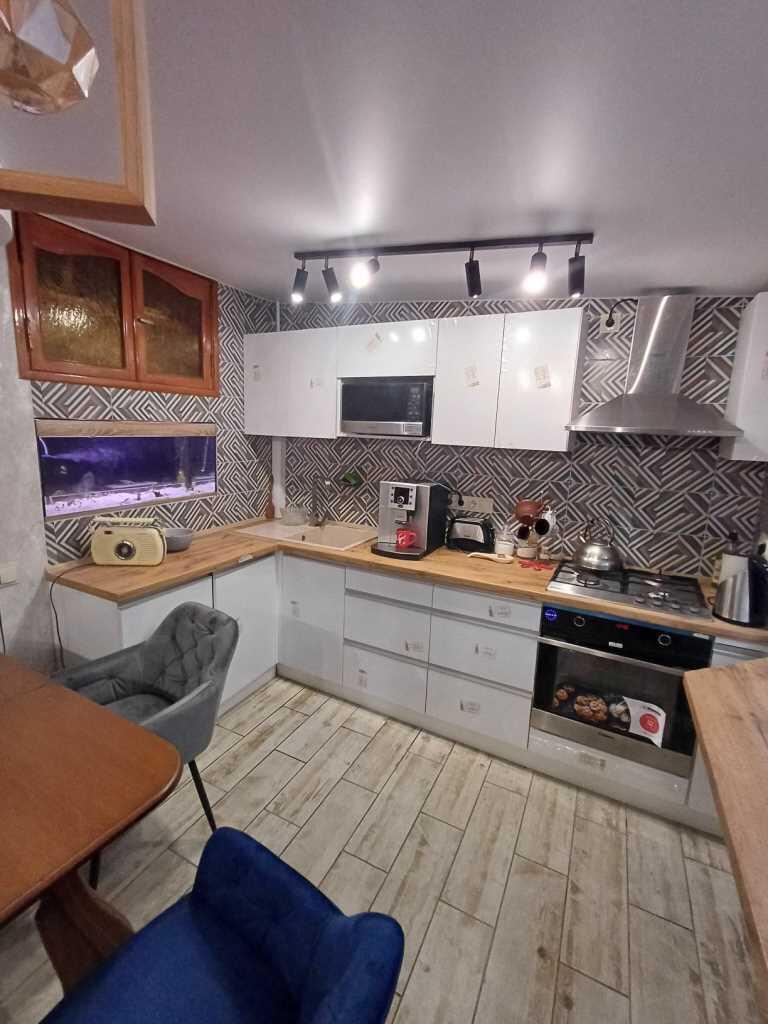 Трикімнатна квартира  поруч з ТЦ 