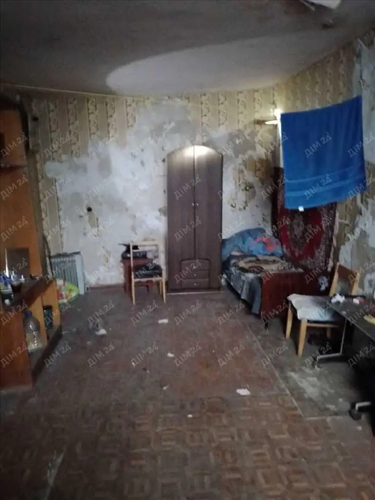 Частина будинку поруч із сучасними новобудовами. | Приват житло