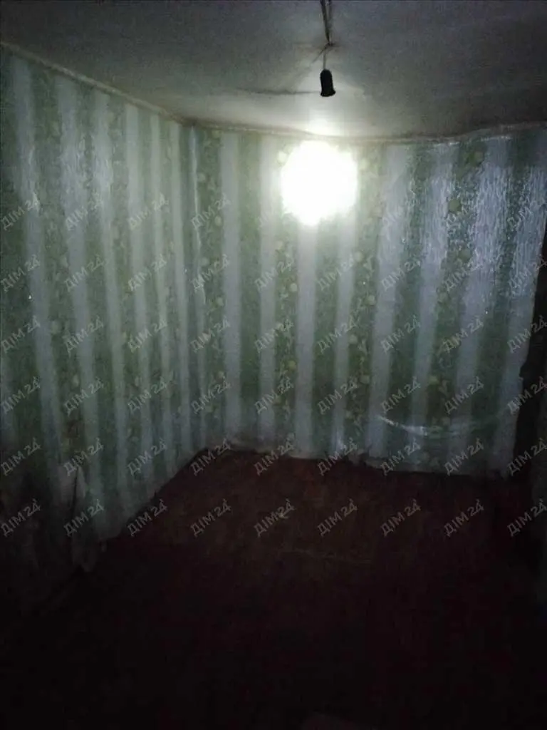 Частина будинку поруч із сучасними новобудовами. | Приват житло