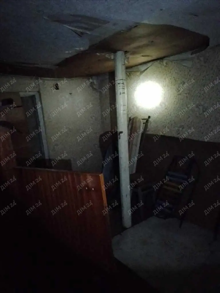 Частина будинку поруч із сучасними новобудовами. | Приват житло