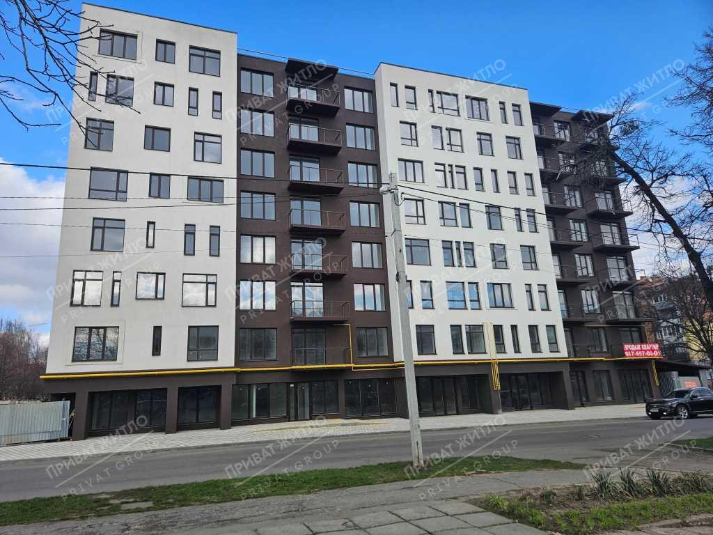 Продаж трикімнатної квартири в ЖК 