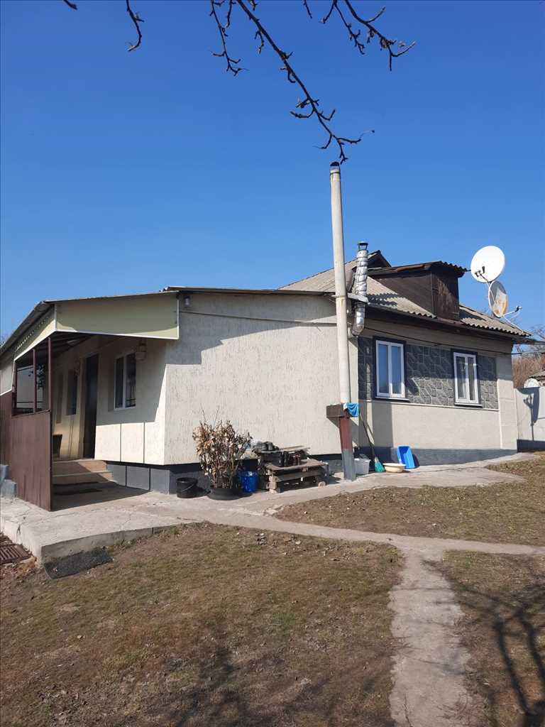 Гарний будинок в центрі Нових Санжар | Приват житло