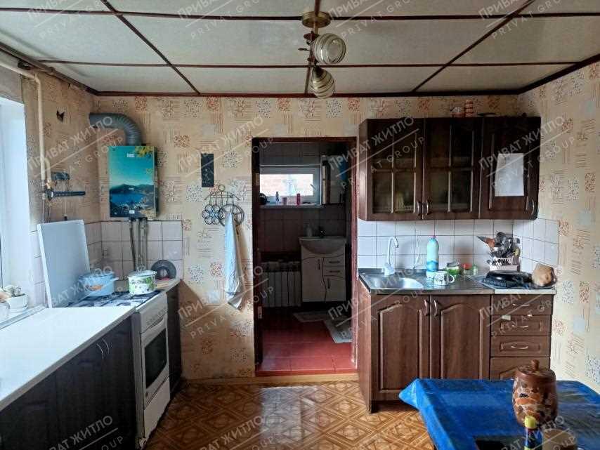 Частина будинку з окремим двором біля річки. | Приват житло