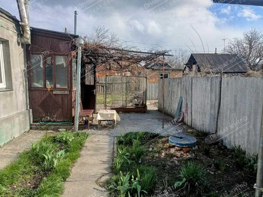 Частина будинку з окремим двором біля річки. | Приват житло