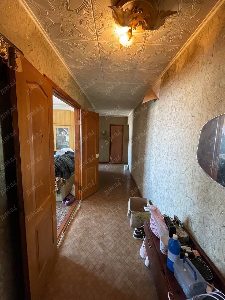 Простора трикімнатна квартира на Подолі | Приват житло