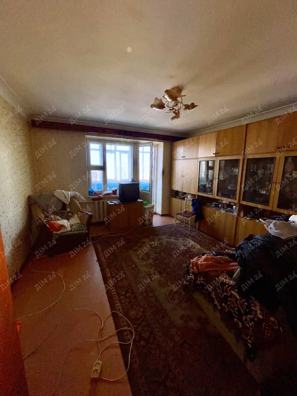 Простора трикімнатна квартира на Подолі | Приват житло