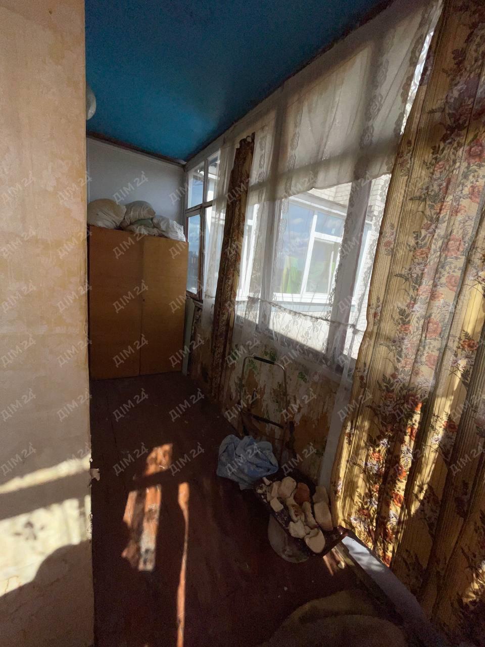 Простора трикімнатна квартира на Подолі | Приват житло