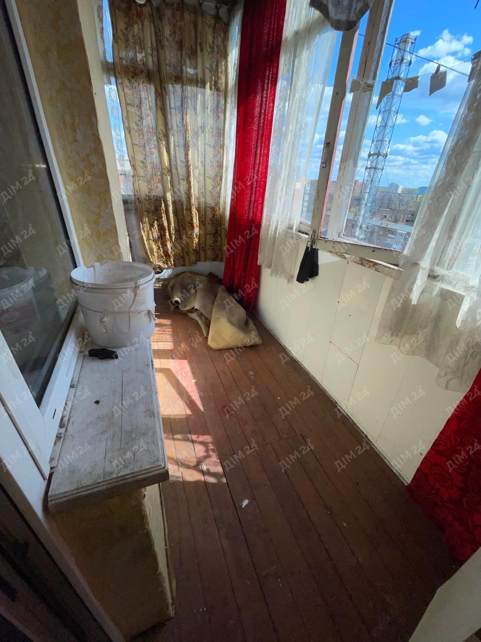 Простора трикімнатна квартира на Подолі | Приват житло