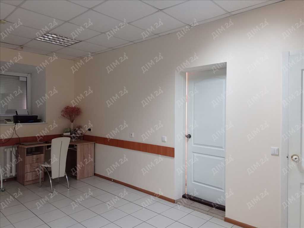 Комерційна нерухомість неподалік готелю 