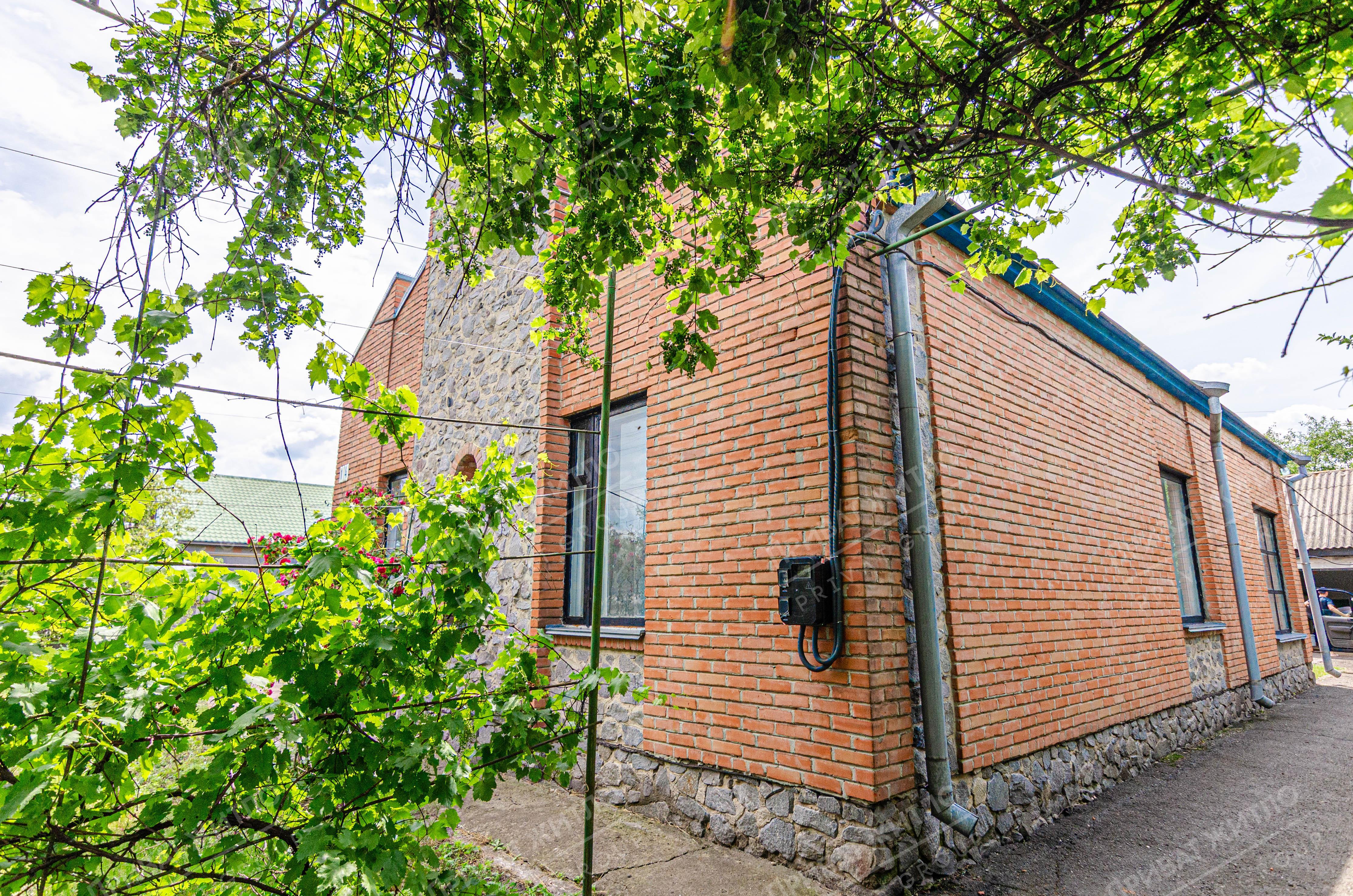 Окремий будинок біля Полтави.  | Приват житло