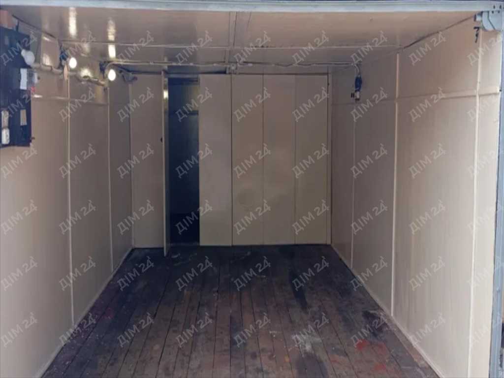 Гараж на Подолі | Приват житло