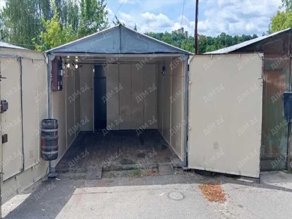 Гараж на Подолі | Приват житло