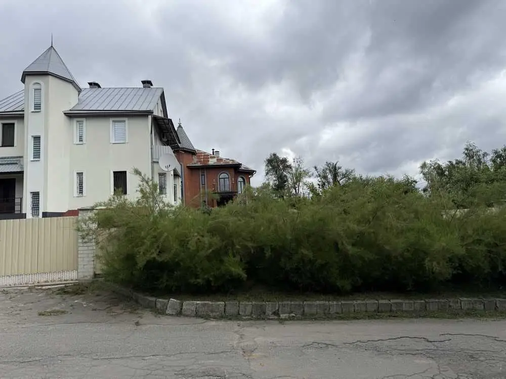 Продаж однієї або декількох земельних ділянки в гарній локації | Приват житло