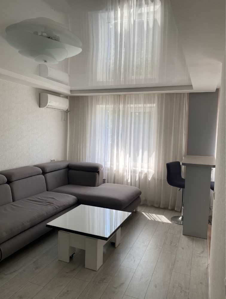 Простора 3-кімнатна квартира-студія на Браїлках! | Приват житло