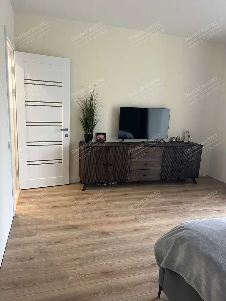 Продам простору трикімнатну квартиру на Подолі! | Приват житло