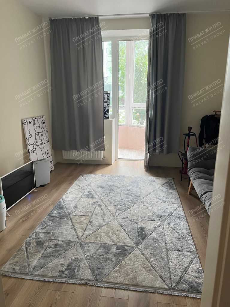 Продам простору трикімнатну квартиру на Подолі! | Приват житло