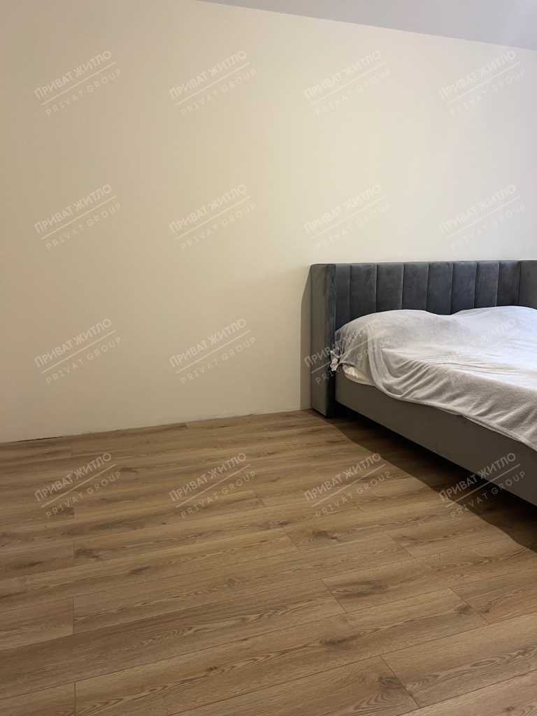 Продам простору трикімнатну квартиру на Подолі! | Приват житло