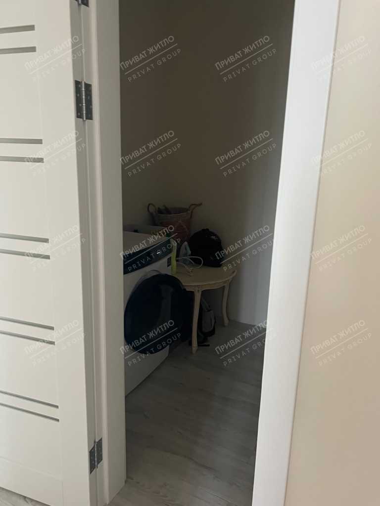 Продам простору трикімнатну квартиру на Подолі! | Приват житло