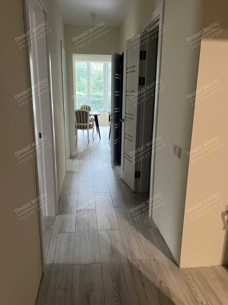 Продам простору трикімнатну квартиру на Подолі! | Приват житло