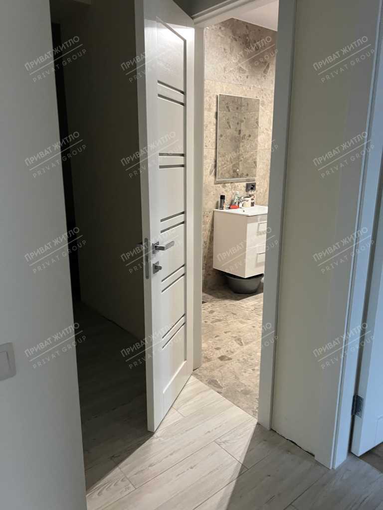 Продам простору трикімнатну квартиру на Подолі! | Приват житло