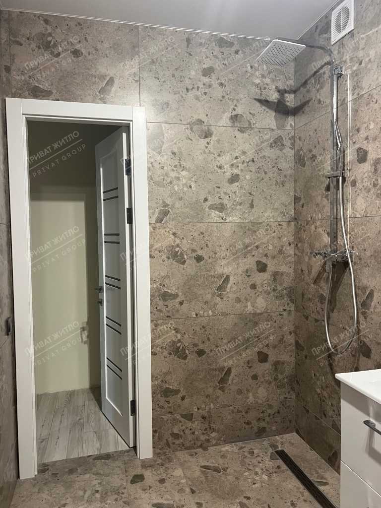 Продам простору трикімнатну квартиру на Подолі! | Приват житло