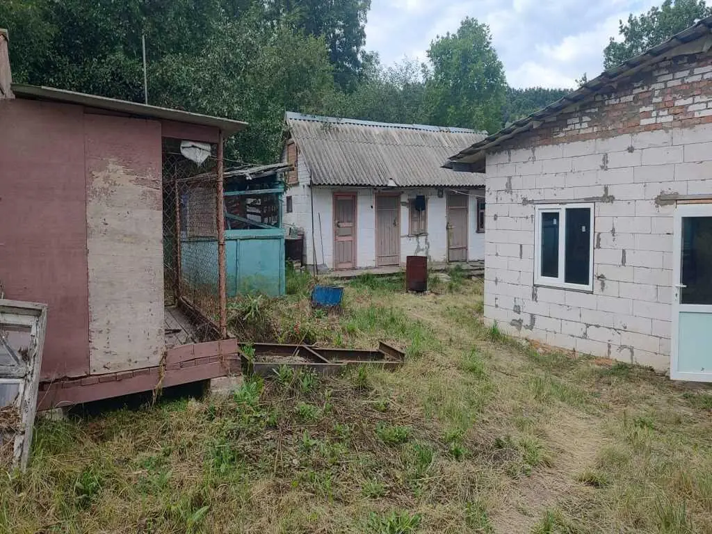 Будинок під ремонт у передмісті | Приват житло