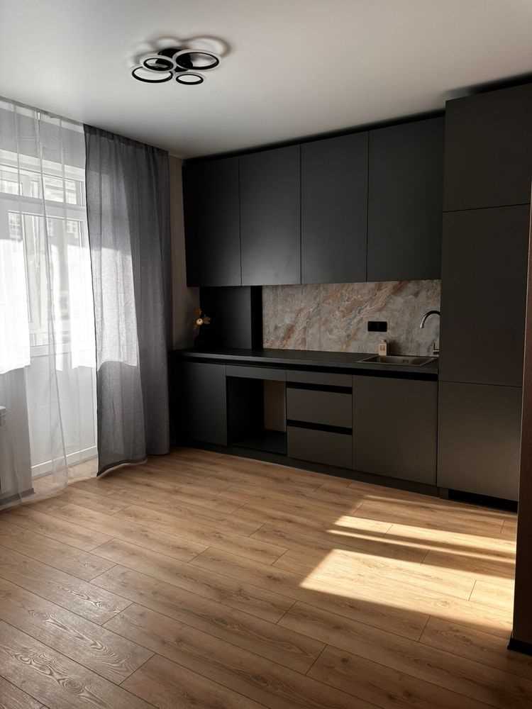 Однокімнатна з ремонтом  в ЖК Пелюстковий | Приват житло