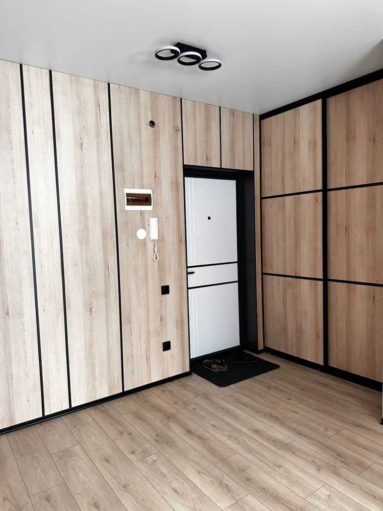 Однокімнатна з ремонтом  в ЖК Пелюстковий | Приват житло