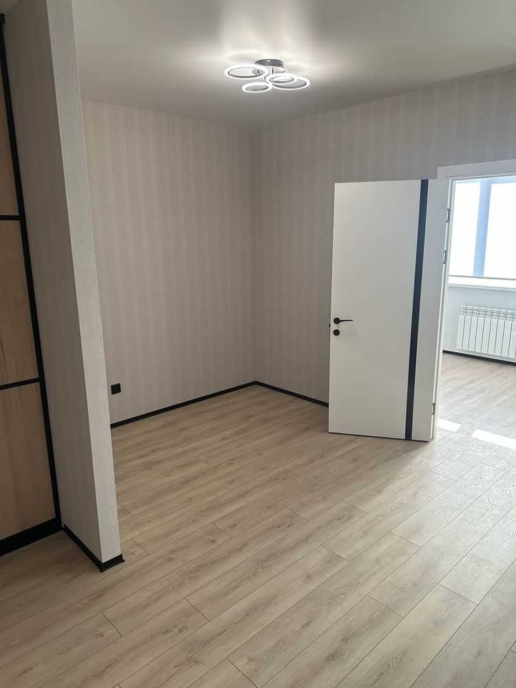 Однокімнатна з ремонтом  в ЖК Пелюстковий | Приват житло