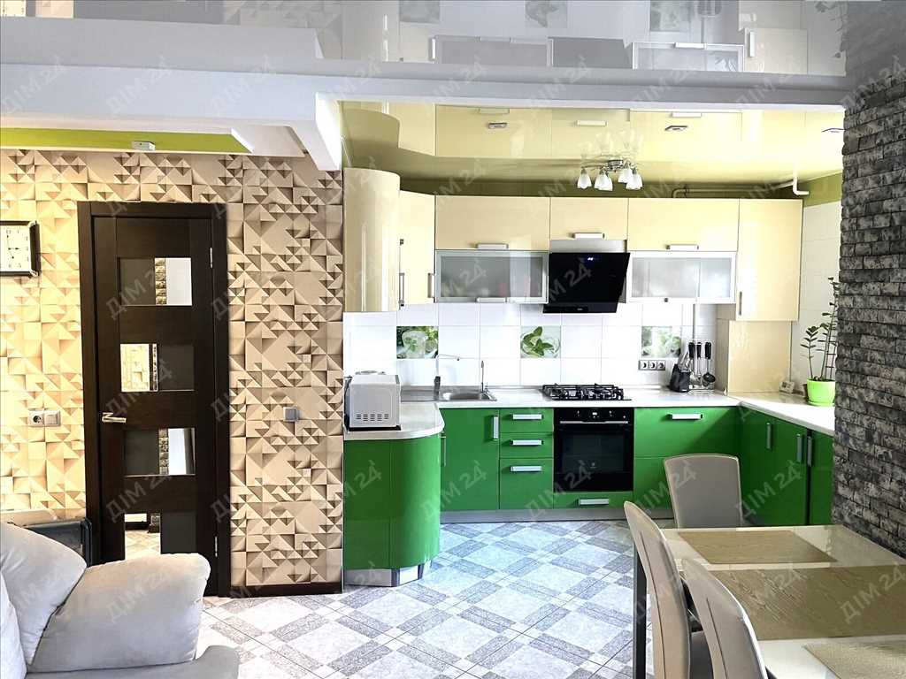 Простора 2 кімнатна квартира з євроремонтом.Район Половки. | Приват житло