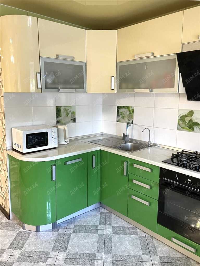 Простора 2 кімнатна квартира з євроремонтом.Район Половки. | Приват житло